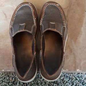 Ariat cruiser dark brown. Size 8.5